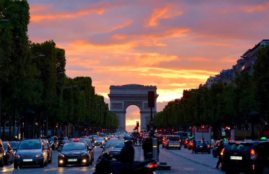The guide to work in France